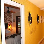 Boutique Caravan Cinema Gasthuis