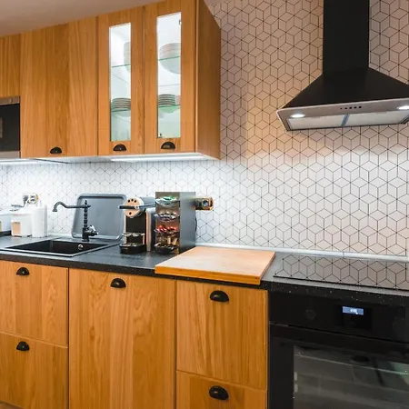 Гостьовий будинок Boutique Caravan Cinema 4*