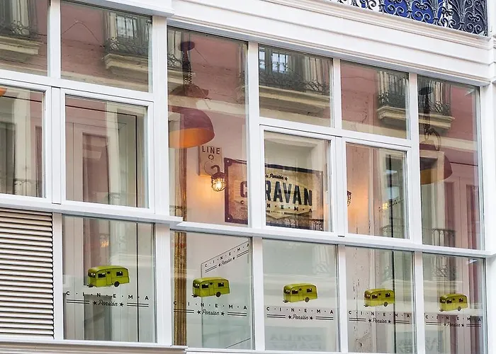 Affittacamere Boutique Caravan Cinema 4*