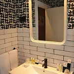 Affittacamere Boutique Caravan Cinema 4*