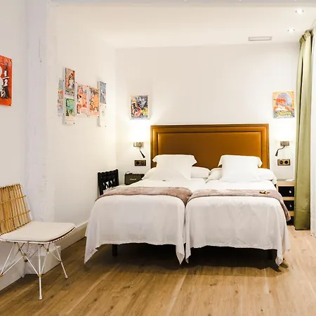 Boutique Caravan Cinema 4*